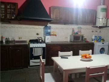 IMPORTANTE Y HERMOSA CASA CLSICA EN BENAVIDEZ