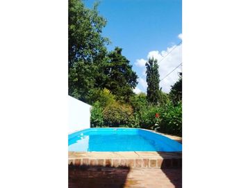 IMPORTANTE Y HERMOSA CASA CLSICA EN BENAVIDEZ