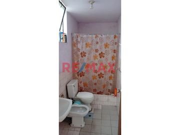 VENTA DE CASA COMO TERRENO EN AV. PUMACAHUA CON DOBLE FRENTE

AREA TOTAL.   452.56M2
Frente : 9.86  ML
Derecha : 40.20 ML
Izquierda : 40.40 ML
F