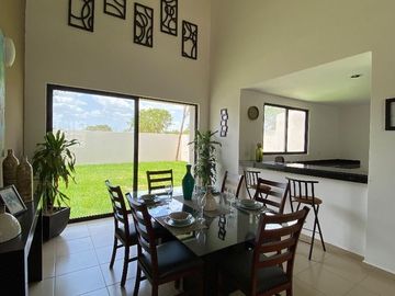 Casa en venta para entrega inmediata en Conkal.