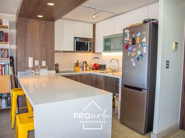 Departamento en venta de 2 dorm. 2 baños en Providencia