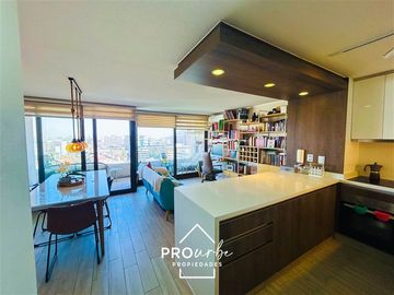 Departamento en venta de 2 dorm. 2 baños en Providencia