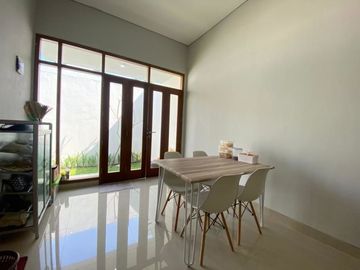 Dijual Rumah Like New Fully Furnished dalam Perumahan One Gate & Security 24 Jam