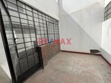 ¿BUSCAS VIVIR CON TU FAMILIA EN UNA ZONA CON UN EXCELENTE CLIMA? ¿Y A LA VEZ QUIERES GENERAR INGRESOS CON TU PROPIEDAD? 

TE PRESENTO ESTA CASA EN C