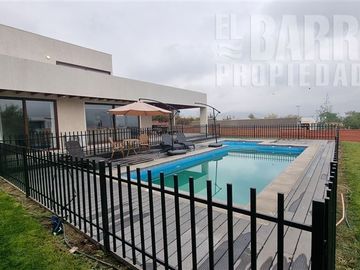 Casa en Venta en Chicureo / Piedra Roja
