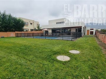 Casa en Venta en Chicureo / Piedra Roja