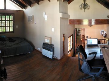 Casa 5 Ambientes Garage Living 4 Dormitorios Escritorio Cocina Patio Pileta Fondo Libre