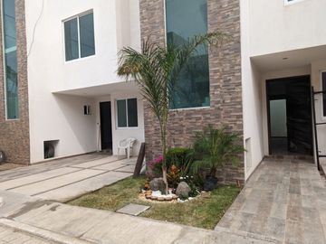 CASAS EN VENTA EN CONJUNTO CERRADO, SALIDA A FORJADORES Y PERIFERICO