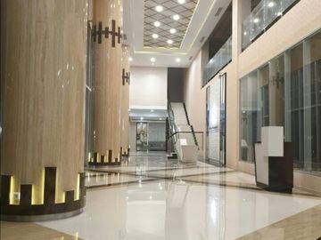 SATU SATUNYA APARTEMEN PUSAT KOTA SURABAYA FREE FURNISH ELEKTRONIK