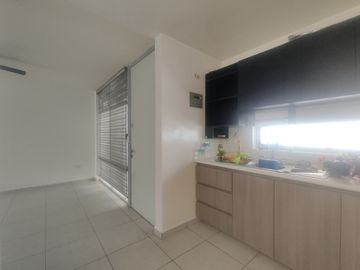 Casa en Venta con habitacion en P.B. en Rancho Santa Mónica