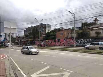 Vendo casa de 300 m2 ideal para proyecto de construccion u oficinas en el barrio prados del norte o recuerdo