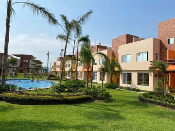 Casas nuevas en venta, closter de 45 viviendas con alberca, Xochitepec Morelos.