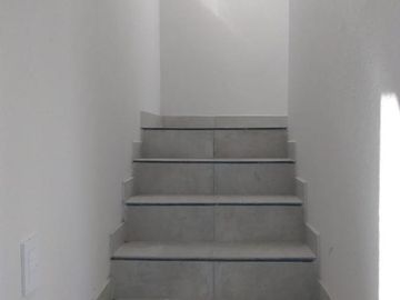 Casa en venta de 5 ambientes a la Laguna El Canton Barrio Norte