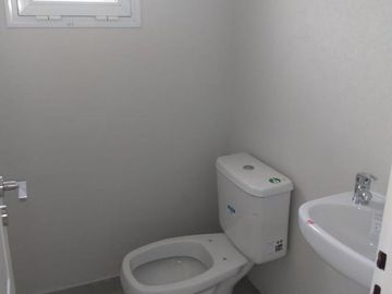 Casa en venta de 5 ambientes a la Laguna El Canton Barrio Norte