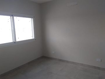 Casa en venta de 5 ambientes a la Laguna El Canton Barrio Norte