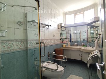 Rumah Mewah 2 Lantai Lokasi Strategis Duri Kepa, Jakarta Barat