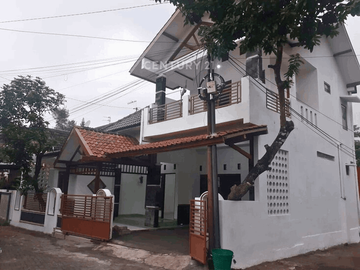 Rumah 2 Lt Luas 150 M2 Di perumahan Minomartani tengkleng gajah Utk Hunian