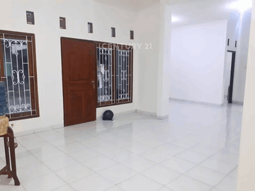 Rumah 2 Lt Luas 150 M2 Di perumahan Minomartani tengkleng gajah Utk Hunian