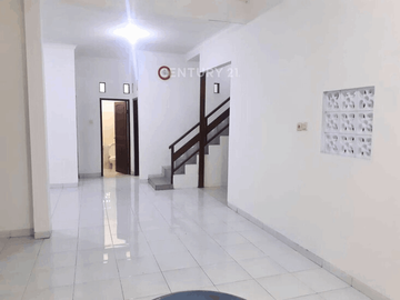 Rumah 2 Lt Luas 150 M2 Di perumahan Minomartani tengkleng gajah Utk Hunian