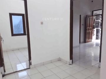 Rumah 2 Lt Luas 150 M2 Di perumahan Minomartani tengkleng gajah Utk Hunian