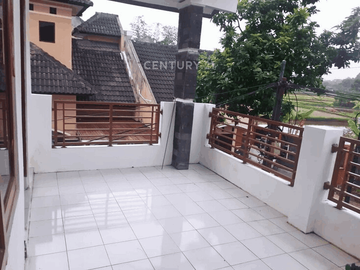 Rumah 2 Lt Luas 150 M2 Di perumahan Minomartani tengkleng gajah Utk Hunian