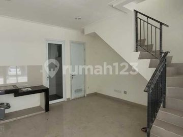 Jual Rugi Murah Rumah Baru 3 Lantai Jalan 3 Mobil di Kelapa Gading