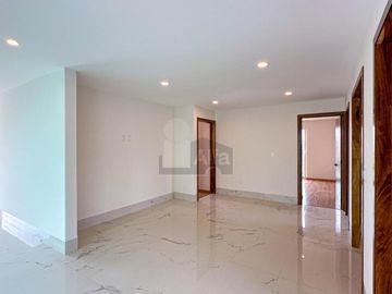 Casa en venta en Metepec con 4 habitaciones y diseño Californiano