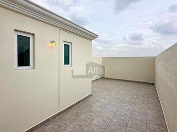 Casa en venta en Metepec con 4 habitaciones y diseño Californiano