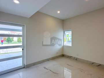 Casa en venta en Metepec con 4 habitaciones y diseño Californiano