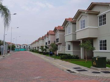 Venta de Casa a estrenar en Etapa Brisana/Casa Laguna Excelentes acabados.