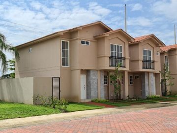 Venta de Casa a estrenar en Etapa Brisana/Casa Laguna Excelentes acabados.