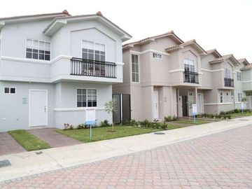 Venta de Casa a estrenar en Etapa Brisana/Casa Laguna Excelentes acabados.