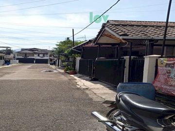 Hunian Nyaman 2&frac12; Lantai Strategis Diwilayah Antapani Bandung Dekat TOSERBA GRIYA ANTAPANI