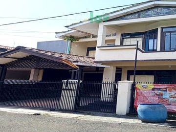 Hunian Nyaman 2&frac12; Lantai Strategis Diwilayah Antapani Bandung Dekat TOSERBA GRIYA ANTAPANI