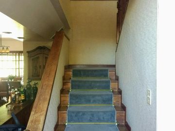 Vicente López - Sólido Chalet de 6 amb en 3 Plantas .- Amplio jardín, con Piscina!
