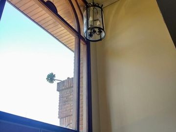 Vicente López - Sólido Chalet de 6 amb en 3 Plantas .- Amplio jardín, con Piscina!