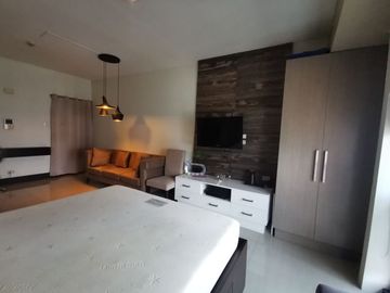 For Sale: Greenbelt Excelsior Studio Unit