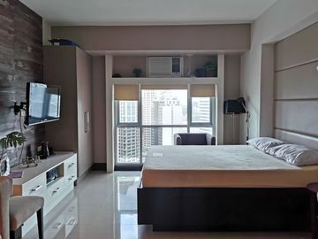 For Sale: Greenbelt Excelsior Studio Unit