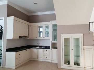 CEPAT !! RUMAH KLASIK MODERN di Artha Gading Villa ,NEGO