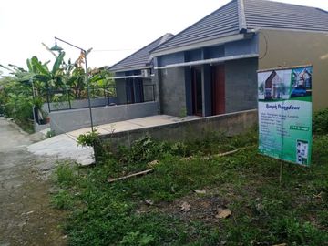 Rumah Cantik Minimalis SHM komplit dekat kampus UMBY