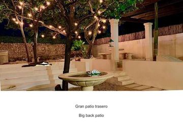 Casa con alberca privada, doble altura, jardin interior, bar con columpios, cerc