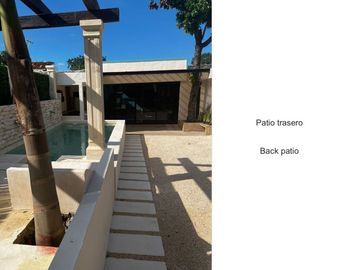 Casa con alberca privada, doble altura, jardin interior, bar con columpios, cerc