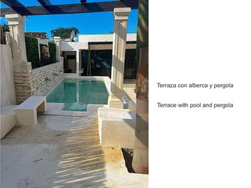 Casa con alberca privada, doble altura, jardin interior, bar con columpios, cerc