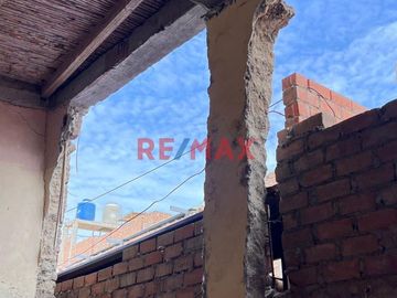 ¡Oportunidad única para invertir o construir la casa de tus sueños! Este terreno de 186 m² está ubicado en una zona estratégica de Lambayeque, con acc