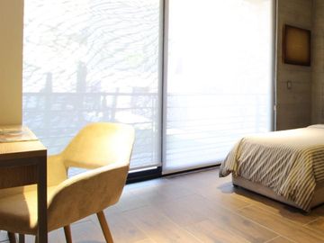Hermoso Departamento en Loma Dorada,  263 m2,  3 Recamaras, 3.5 Baños, de LUJO !
