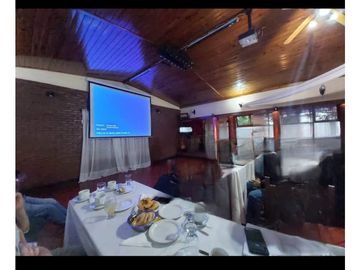 TRES HECTREAS CON SALON COMERCIAL
