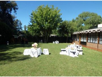 TRES HECTREAS CON SALON COMERCIAL