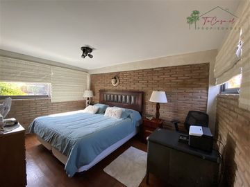 Casa en venta 4D/3B parcela en condominio Talagante