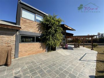 Casa en venta 4D/3B parcela en condominio Talagante