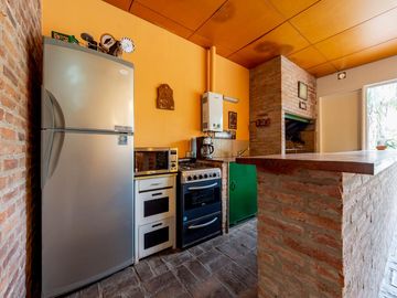 Venta Casa Con Pileta Quincho 4 Dormitorios c/ cochera - Arroyito, Rosario